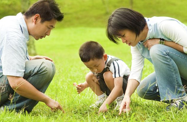 家庭教育而是构建一个家校社三位一体的协同育人共同体